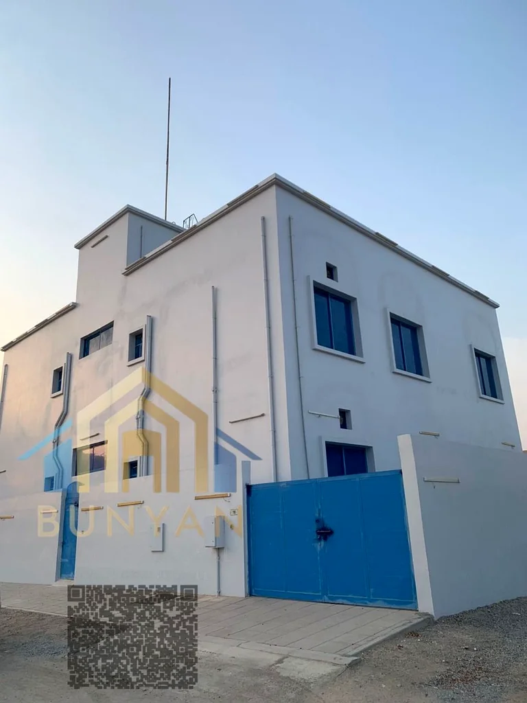 For annual rent: A spacious villa in Ras Al Khaimah – Al Digdaga, with a huge land area of over 10,000 sq. ft.. Perfect for large families or ideal fo63813212731649110