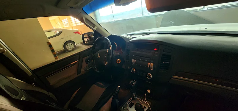 ميتسوبيشي باجرو لون ذهبي موديل متوسط خيار قمة النظافة63612069380225112