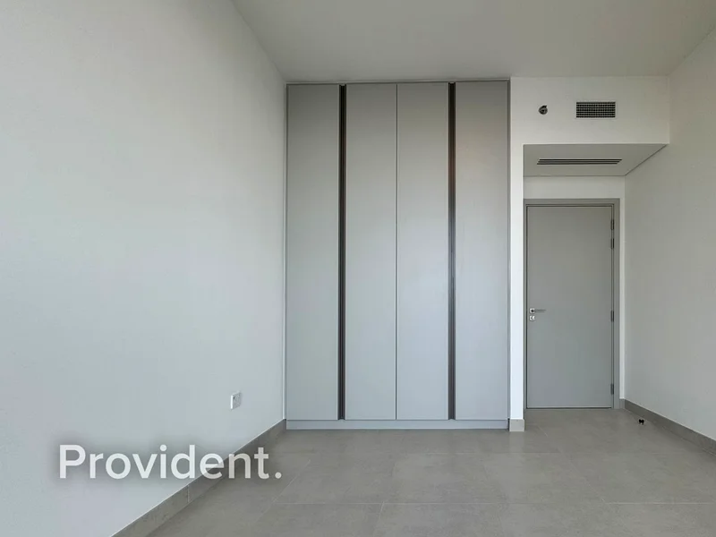 Ready to move |  Full Creek View | High Floor64026368433922114