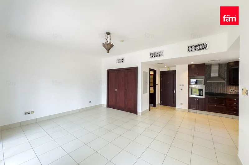 | Ready to Move in | Well Maintained | Spacious |63771814928258111