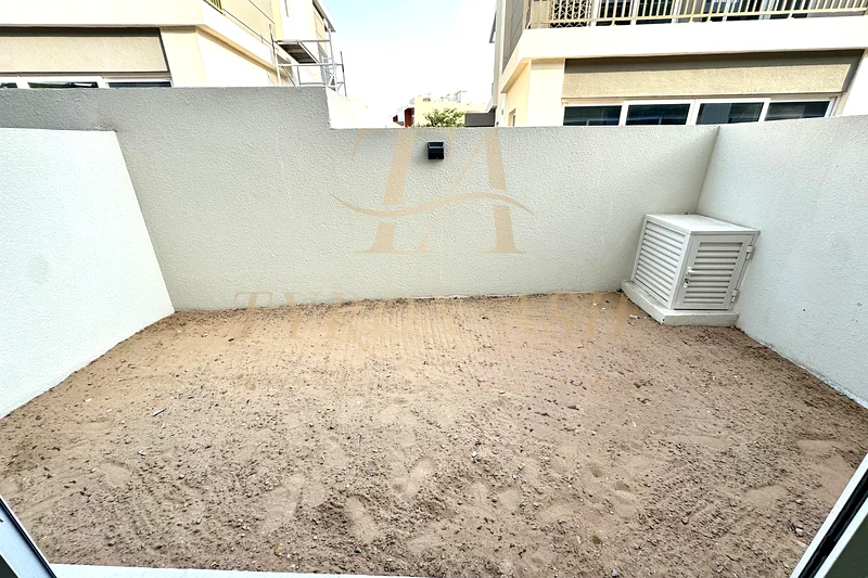 مطبخ مغلق | التسليم قريبًا | جناح على السطح بمساحة أرضي وطابقين64005841611138114