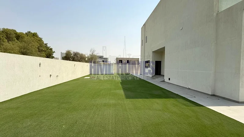 قطعة أرض ضخمة | فيلا حديثة بالكامل | جديدة كليًا63808648086785111