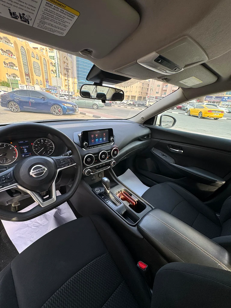 Nissan Sentra S 202263612797259650113