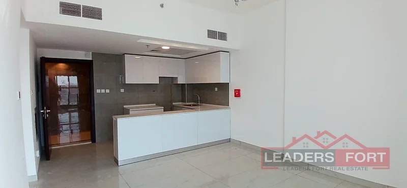من 16 سبتمبر | مترو | تخطيط واسع | شرفة63761924115074110