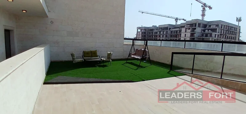 من 16 سبتمبر | مترو | تخطيط واسع | شرفة63761924115074114