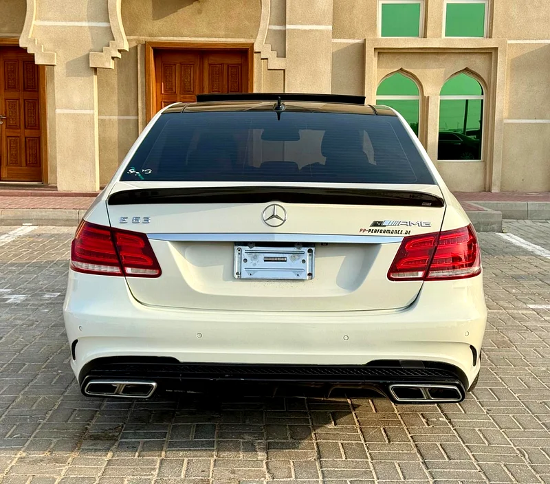 Mercedes-Benz E63 AMG full option model 201063613135155969114