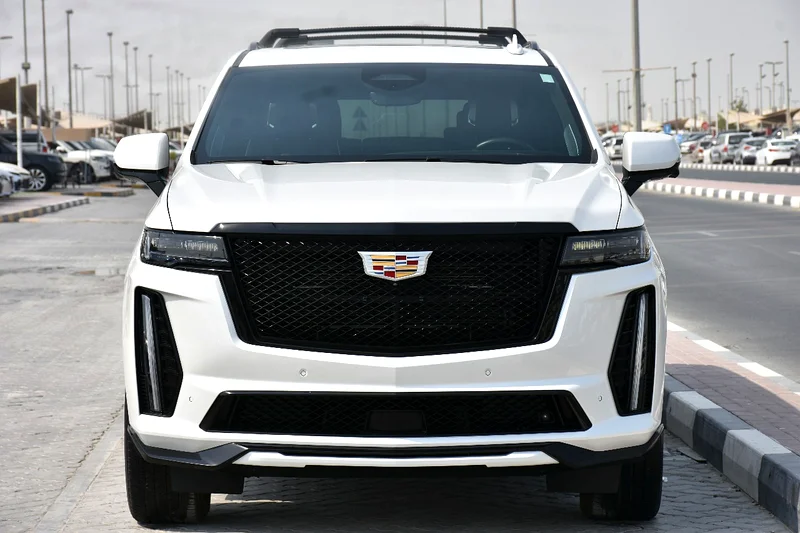 V Series | Supercharged | Excellent Condition | With Warranty63612058423937111