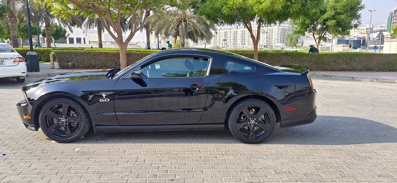 Ford Mustang GT 5L V8 2011 Gulf spec.63612081608450113