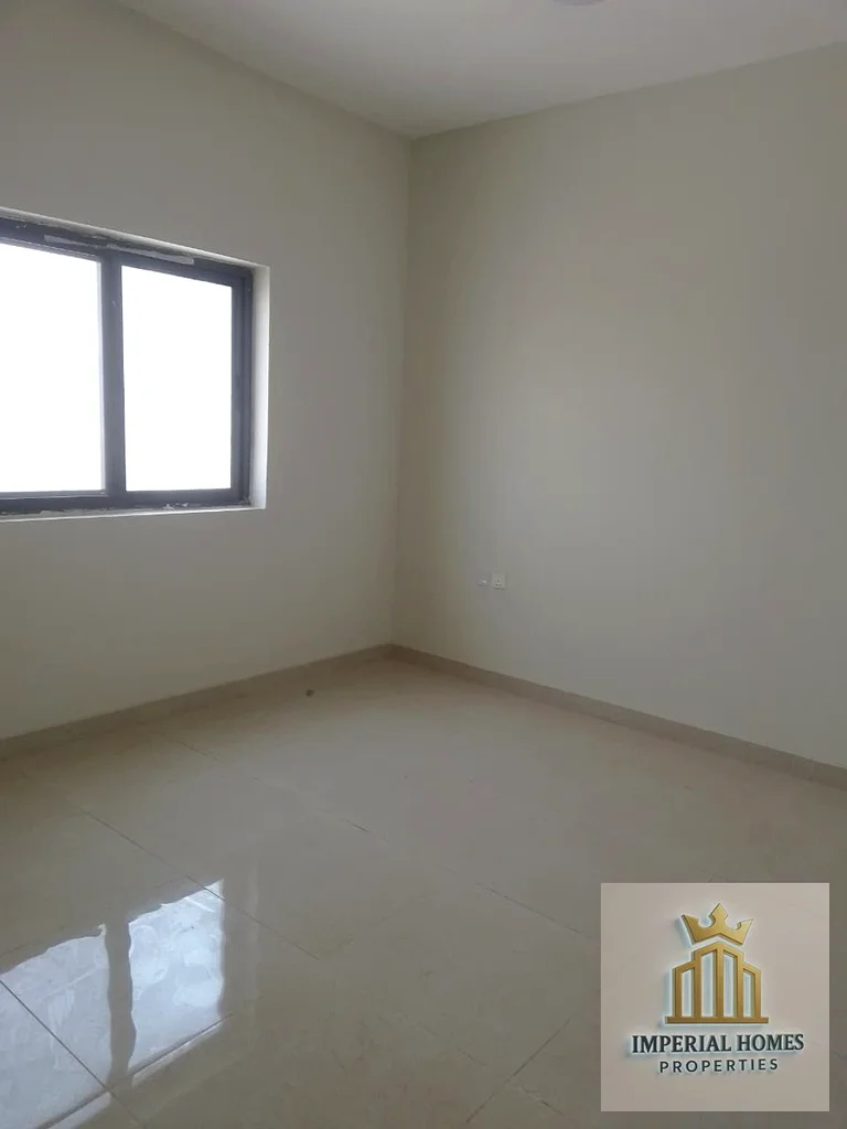 شقة مكونة من غرفتين نوم مع صالة، للإيجار السنوي، غير مفروشة، الجرف 2، عجمان63714929270785111