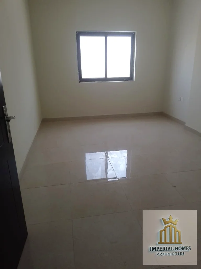شقة مكونة من غرفتين نوم مع صالة، للإيجار السنوي، غير مفروشة، الجرف 2، عجمان63714929270785112