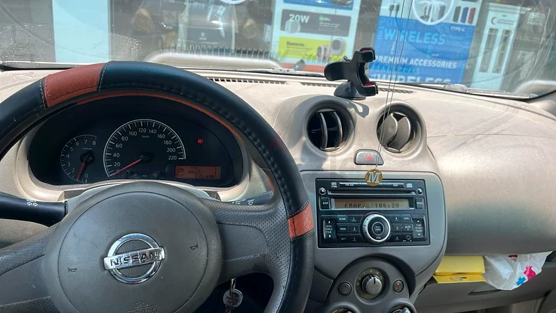 Nissan sunny 201463612795387649112