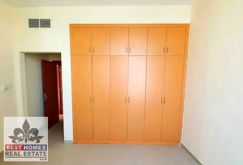 شقة كبيرة الحجم بغرفة نوم واحدة في أبراج الرشيدية للإيجار63718950938371111