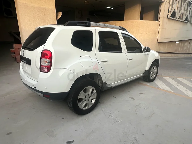 2015 RENAULT DUSTER LOW KM 68000 ONLY RTA PASS IN VERY GOOD CONDITION63613733685507113