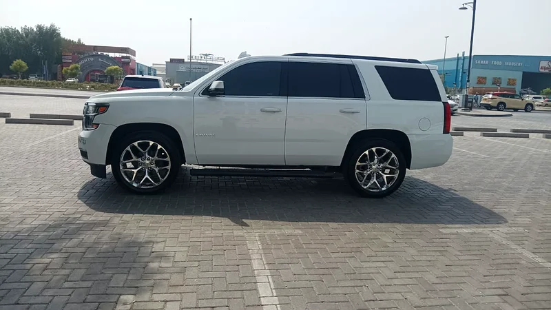 Chevrolet Tahoe LT V8  2019 AMERICAN SPECS LADY DRIVEN63612067421698114