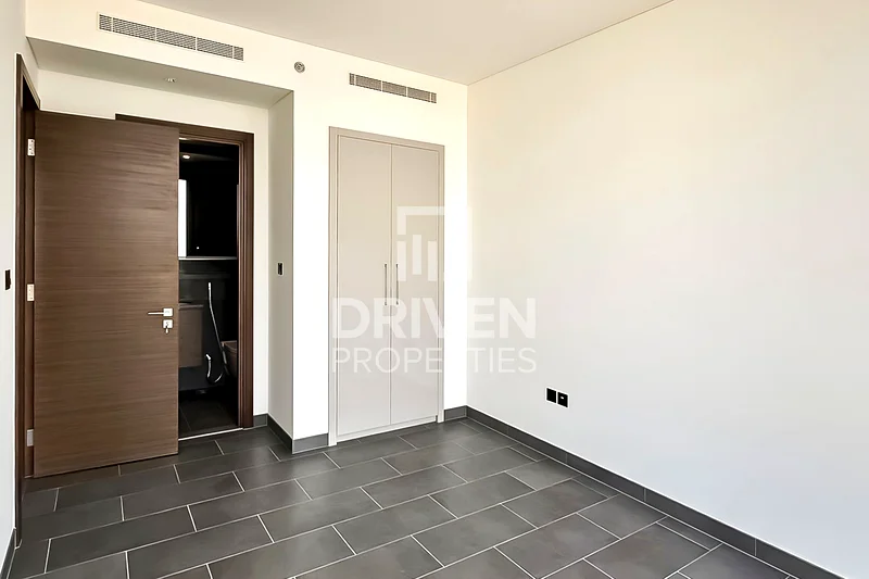 Burj View | Brand New Unit | Up to 6 Cheques63758355332097113