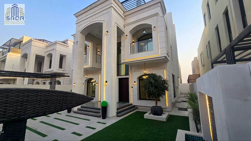 فيلا بتصميم كلاسيكي مع تشطيبات فاخرة جدًا / ملكية حرة بدون رسوم خدمة / موقع مميز خلف المركز الصيني63884772169345111