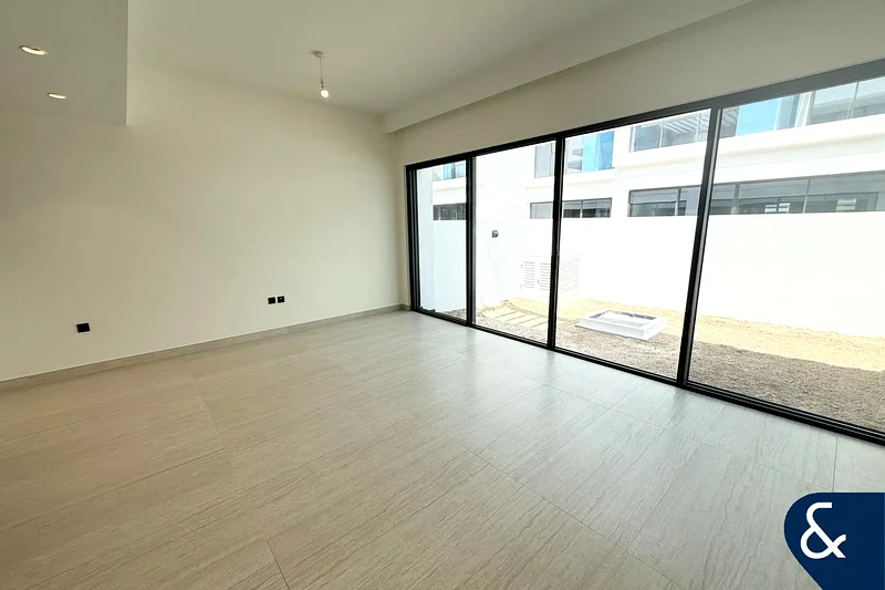 مطبخ مجهز جديد كليًا | غير مفروش63725914109315112