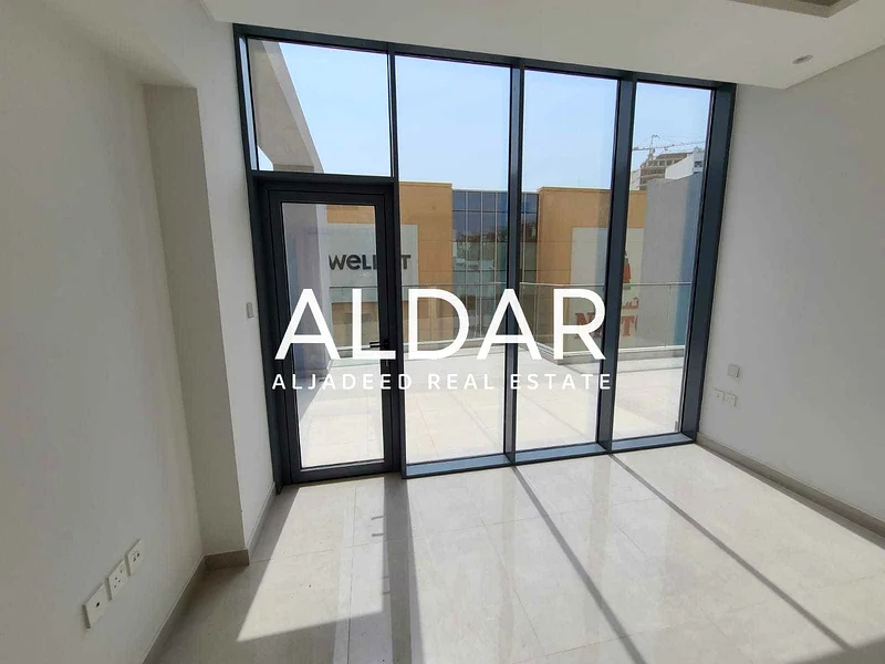 جديد بالكامل | تخطيط واسع | إطلالة على المول | واسع63787179364610114