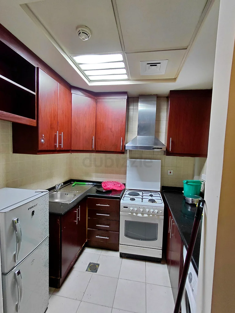Looking for sharing partner for the Studio in Discovery Garden. Directly from onwer no commission.63797914189569114