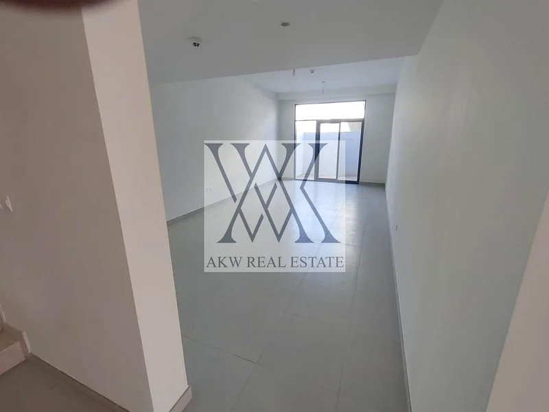 مساحة واسعة | جديدة بالكامل | وحدة مشرقة63751304097409113