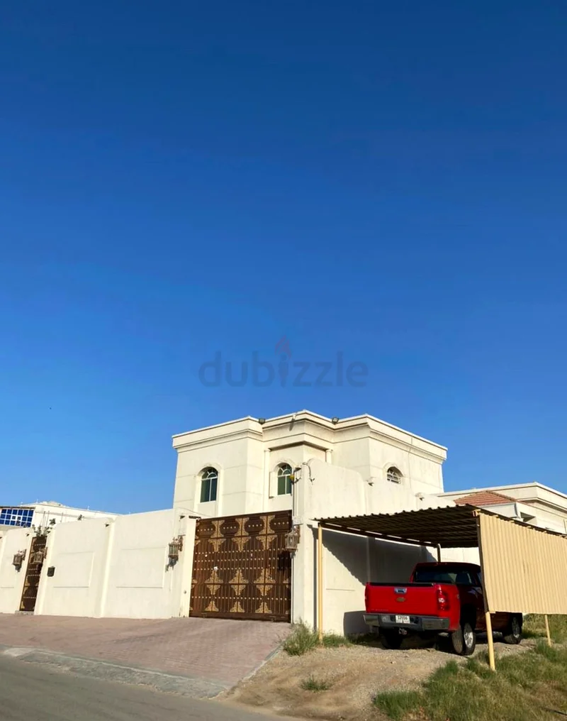 Huge 4 bedroom villa فيلا كبيره ٤ غرف نوم63858357746691110