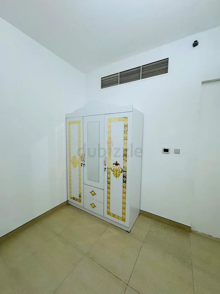 غرفة للإيجار في DIP 01 (غرفة كبيرة)63624879896195112