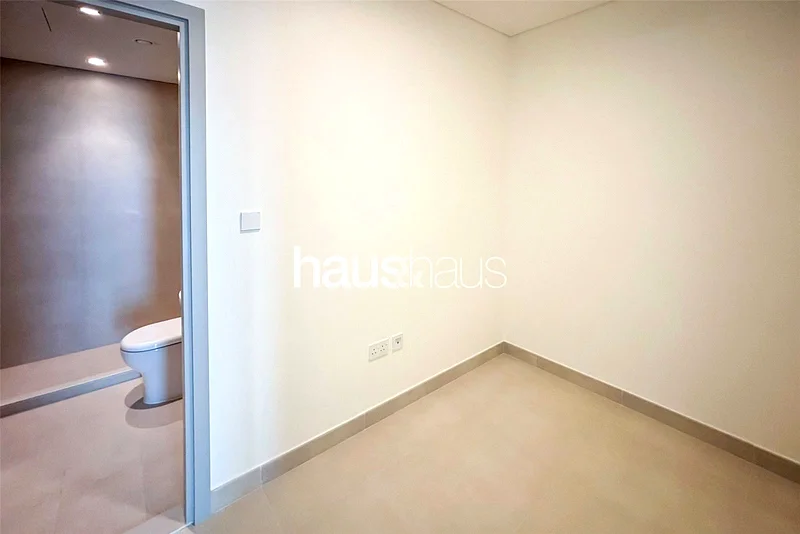 Penthouse Floor | Brand New | Best Views64026863307138114