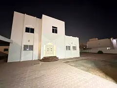 In the Al Jurf area  7 rooms, 8 bathrooms, a hall and a sitting room  120 thousand without air condi