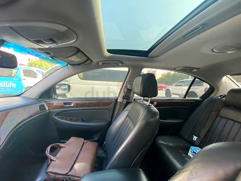 Accident free clean Hyundai Genesis GCC spec63612085169794112