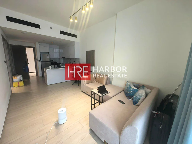 Spacious 1BR | High Floor | Multiple Cheques63781098135041111