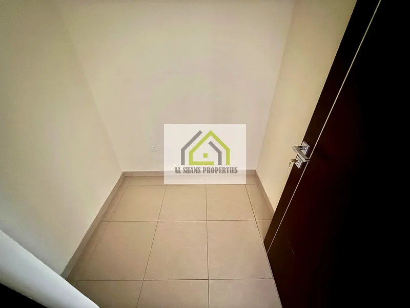 شقة بمنظر سكاي لاين في الطابق العالي 2 غرفة نوم + خادمة، وكيل واحد، خيارات متعددة63765573542017112