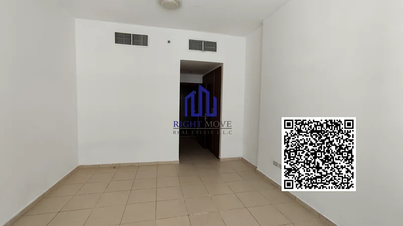 شقة واسعة كبيرة الحجم مكونة من غرفتي نوم وصالة مع حمامات داخلية في كلا الغرفة الرئيسية، وموقف سيارات وغرفة غسيل للبيع63866941561090110
