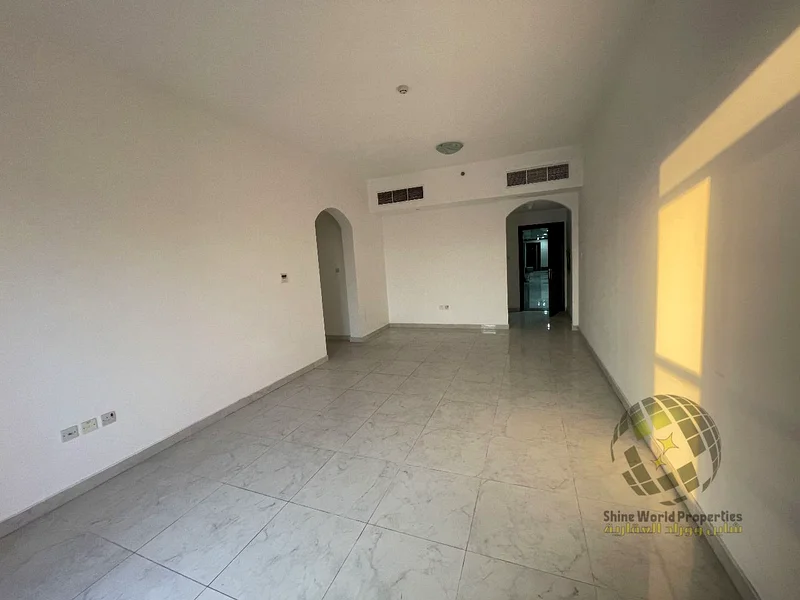 In the heart of an active and densely populated residential area63869174639617112