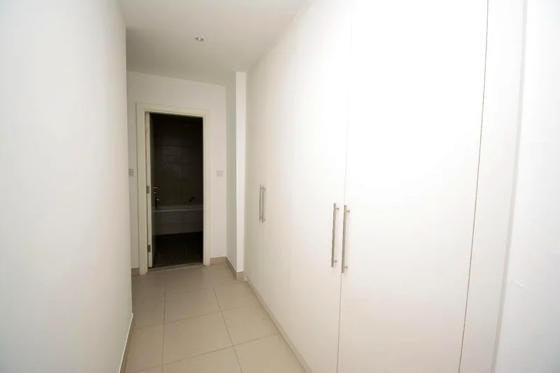 Bright apt | vacant | gated community located next to business bay63916511402115113