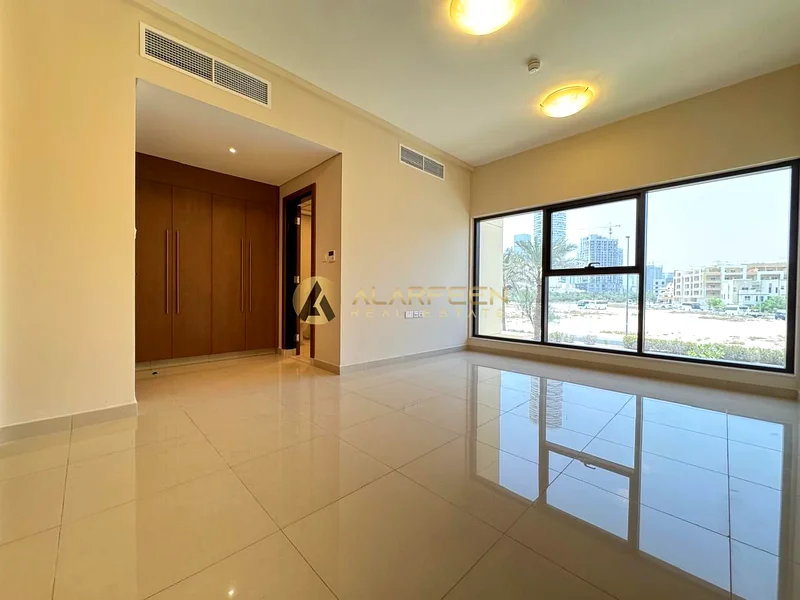 فيلا من 3 غرف نوم + خادمة | شاغرة الآن | اتصل الآن63788236600834111