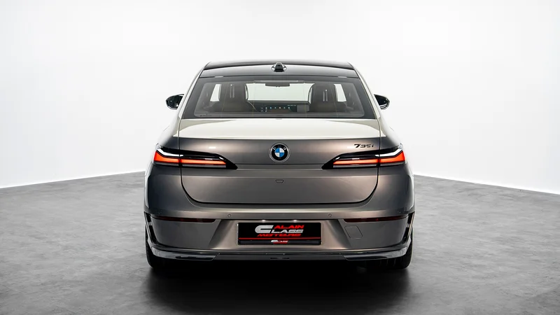 BMW 735i - 2024 - GCC - Under Warranty and Service Contract63612445544323113