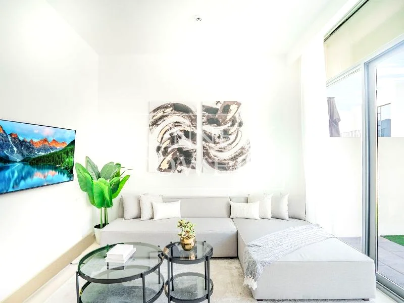 Elegant Villa | Spacious Garden | Stylish Furniture63828111275010112