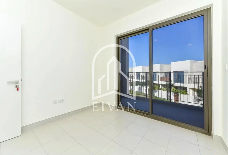 فيلا جديدة بالكامل | 3 غرف نوم + غرفة خادمة | تطل على الحديقة63805884488962111