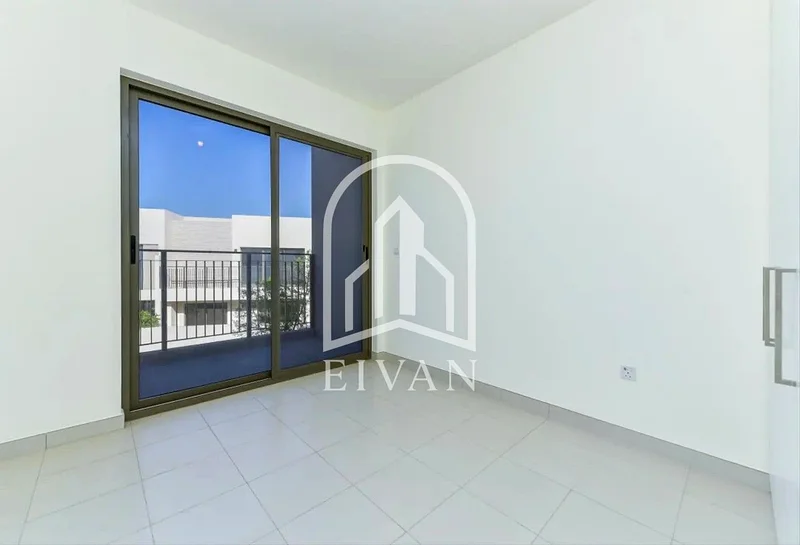 فيلا جديدة بالكامل | 3 غرف نوم + غرفة خادمة | تطل على الحديقة63805884488962112