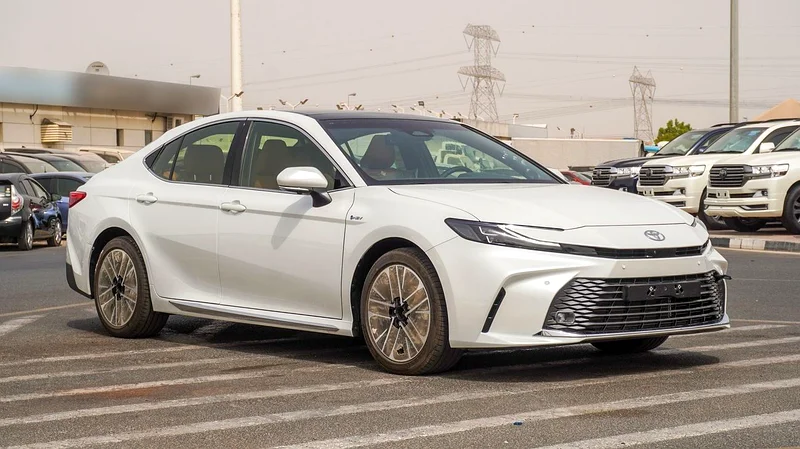 TOYOTA CAMRY LIMITED FULL OPTION 2.5L HYBRID MODEL 202563612450469635112