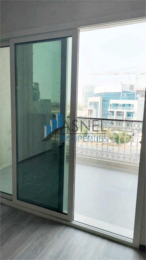 شقة مكونة من غرفتين نوم محدثة | شرفة كبيرة | غير مؤثثة | جاهزة للانتقال | شاغرة63765284305410114