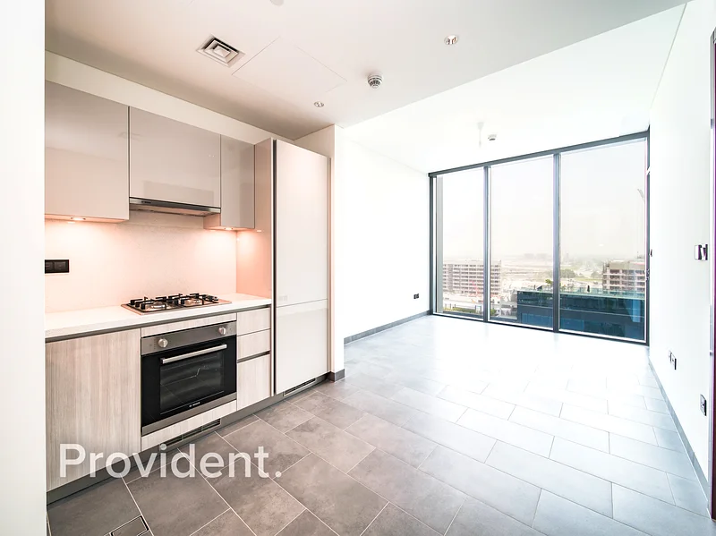 Modern 1BR | Pool View | The Crest Tower B63759561666434112