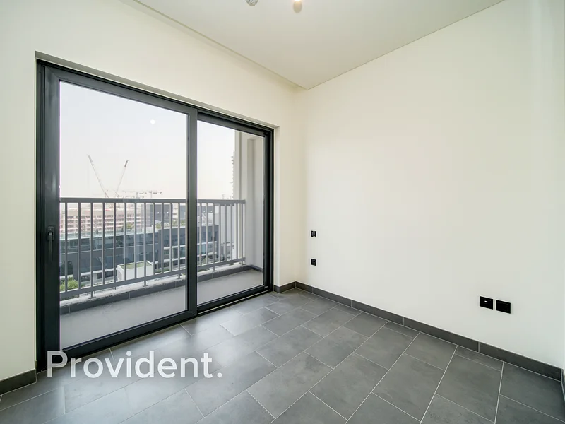 Modern 1BR | Pool View | The Crest Tower B63759561666434111