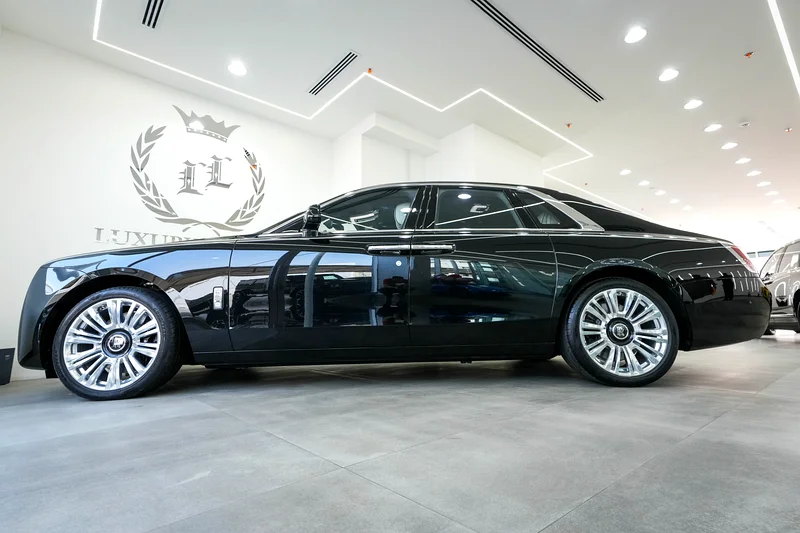 ROLLS ROYCE GHOST 2024 BRAND NEW. WITH REAR ENTERTAINMENT AND STARLIGHTS63612065591170113