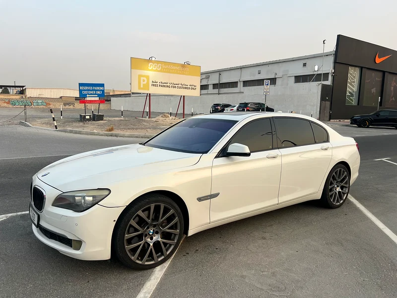 Stunning BMW 750 Li GCC 2012 well maintained and clean car63612445417731111