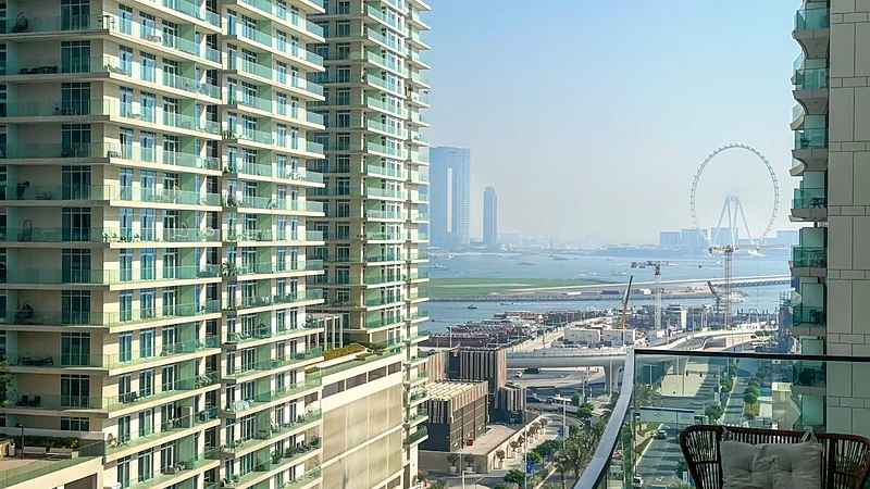 Experience Bliss 1BR Haven with Stunning Sea Views63830029977603110
