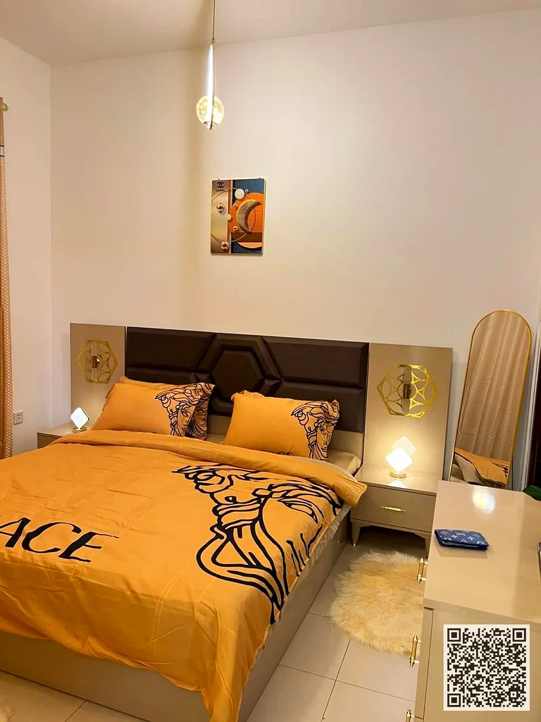 For monthly rent in Ajman - a one-bedroom apartment with a hall. The apartment is fully furnished with new, very elegant furniture, a fully equipped k63838122940163112