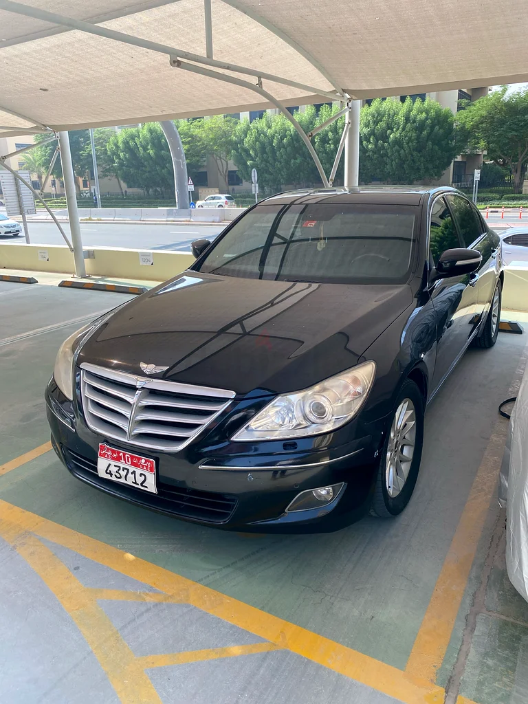 Accident free clean Hyundai Genesis GCC spec63612085169794114