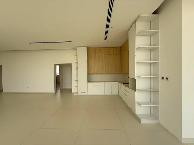 تصميم كلاسيكي | 5 غرف نوم | حديقة خاصة63808648095107114