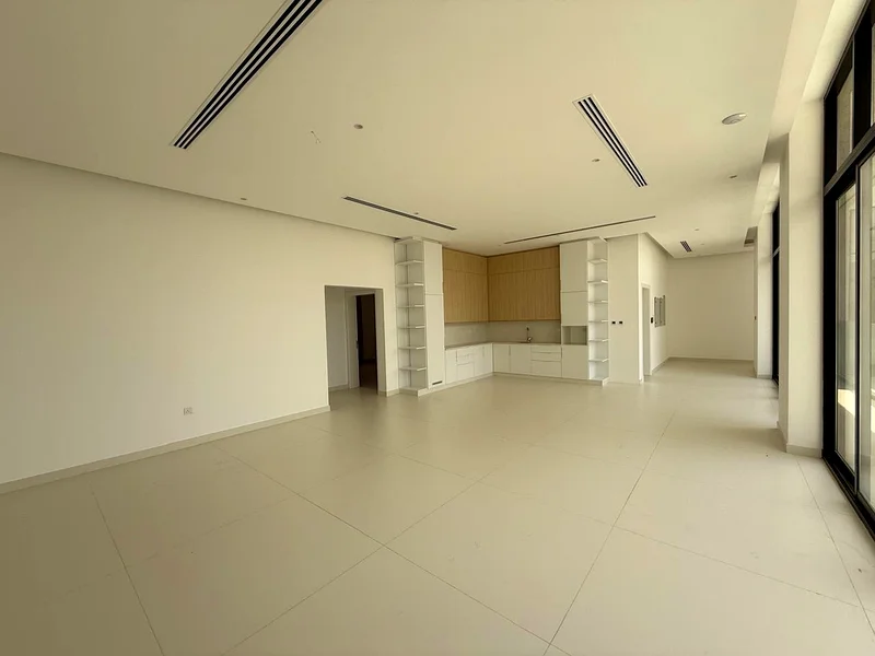 تصميم كلاسيكي | 5 غرف نوم | حديقة خاصة63808648095107112